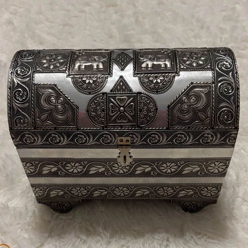 Brighton Silver Elephant Motif Jewelry Chest on rollers